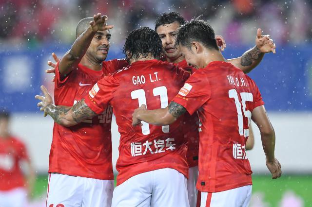 5归化入选国足名单状态均不佳 40强赛谁能踢主力？